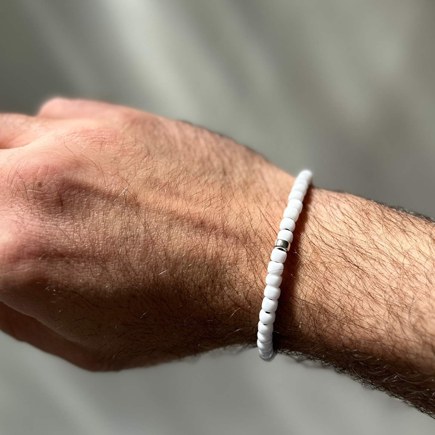 One Silver / White Glass